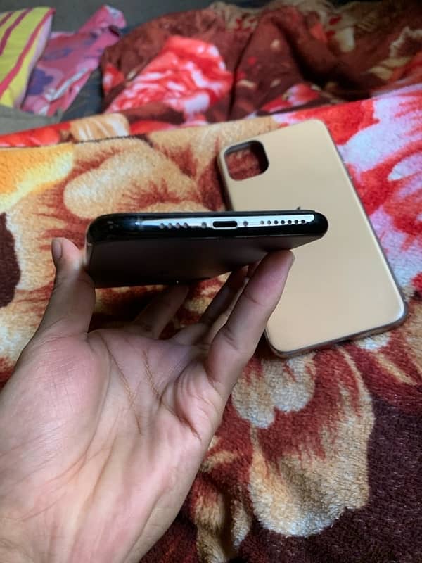 iPhone 11 Pro Max 256 non pta (not jv ) 7