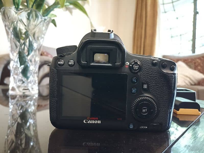 Canon 6D in Pristine Condition 3