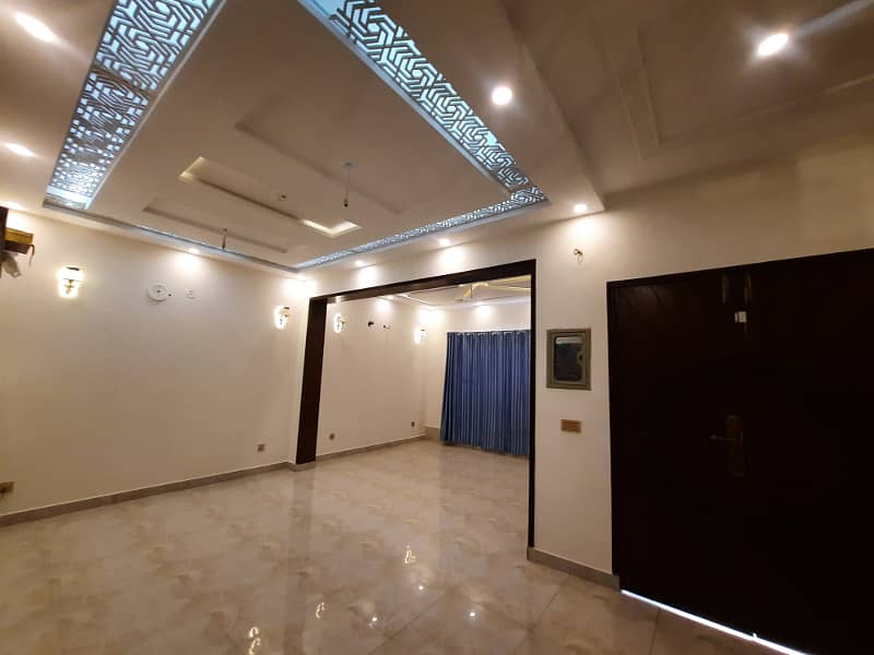 5 MARLA BRAND NEW HOUSE FOR SALE IN BAHRIA TOWN LAHORE. 2