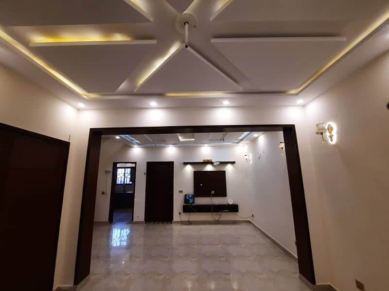 5 MARLA BRAND NEW HOUSE FOR SALE IN BAHRIA TOWN LAHORE. 3