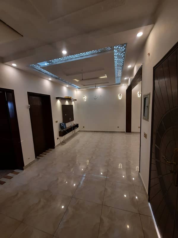 5 MARLA BRAND NEW HOUSE FOR SALE IN BAHRIA TOWN LAHORE. 4