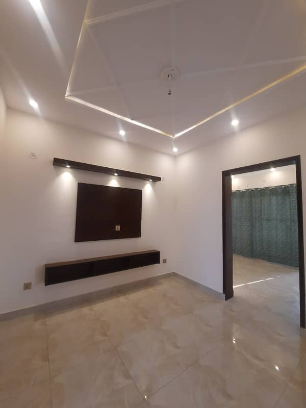 5 MARLA BRAND NEW HOUSE FOR SALE IN BAHRIA TOWN LAHORE. 11