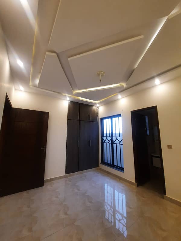 5 MARLA BRAND NEW HOUSE FOR SALE IN BAHRIA TOWN LAHORE. 28