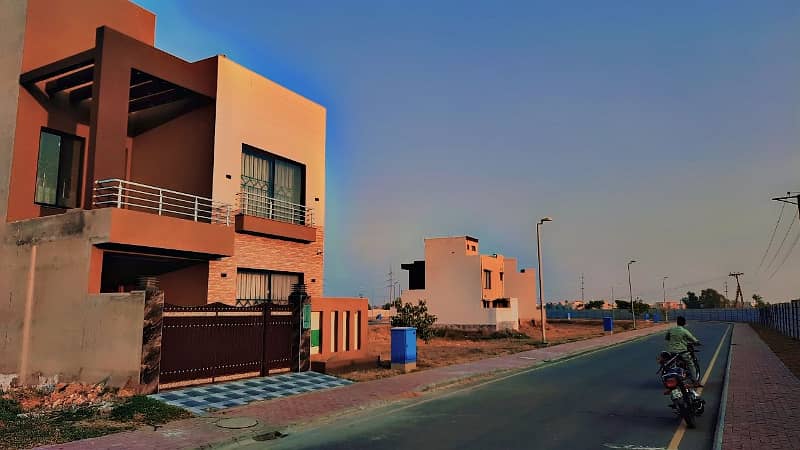 5 MARLA BRAND NEW HOUSE FOR SALE IN BAHRIA TOWN LAHORE. 47