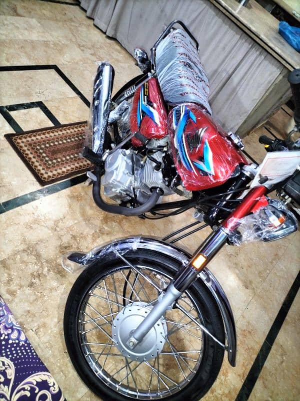 Honda CG 125 2024 first owner zero meter bike 4