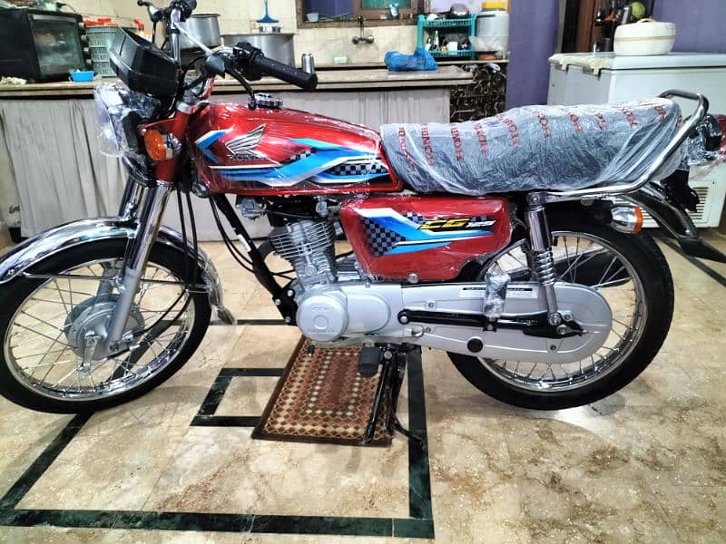 Honda CG 125 2024 first owner zero meter bike 11