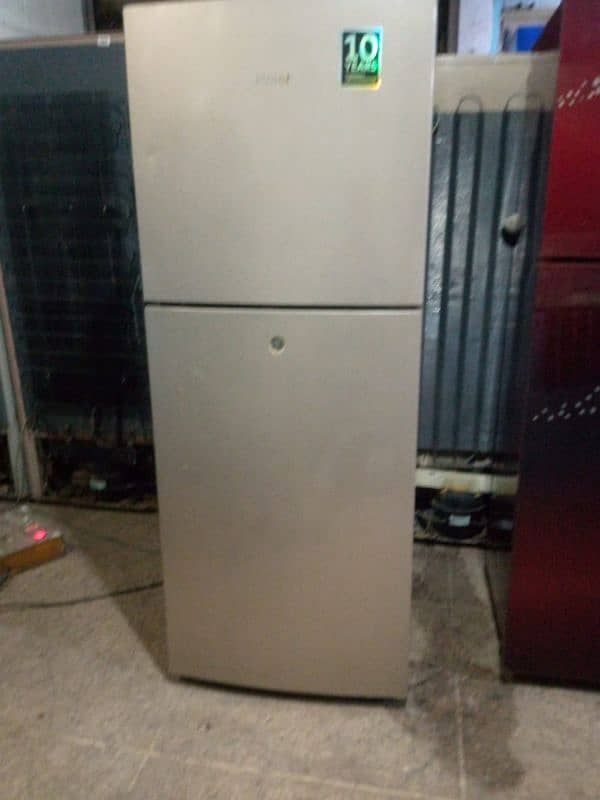 Haier fridge 246 12 cubic feet 2