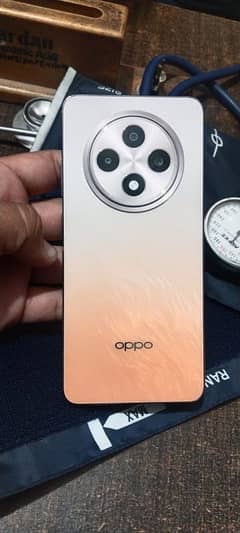 oppo Reno 12f 4g  8gb/256gb(11 month warranty remaining)