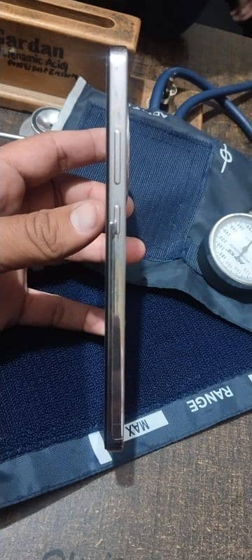 oppo Reno 12f 4g  8gb/256gb(11 month warranty remaining) 4