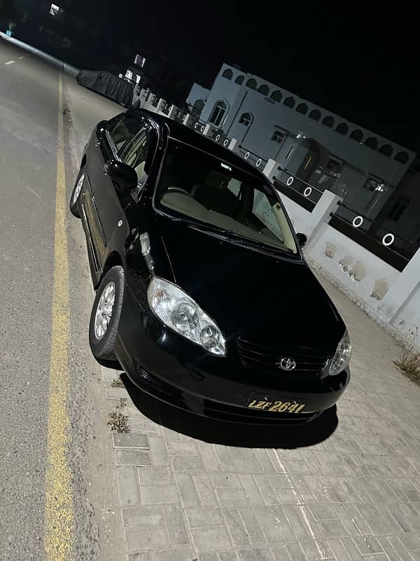 Toyota Corolla SE SALOON 16