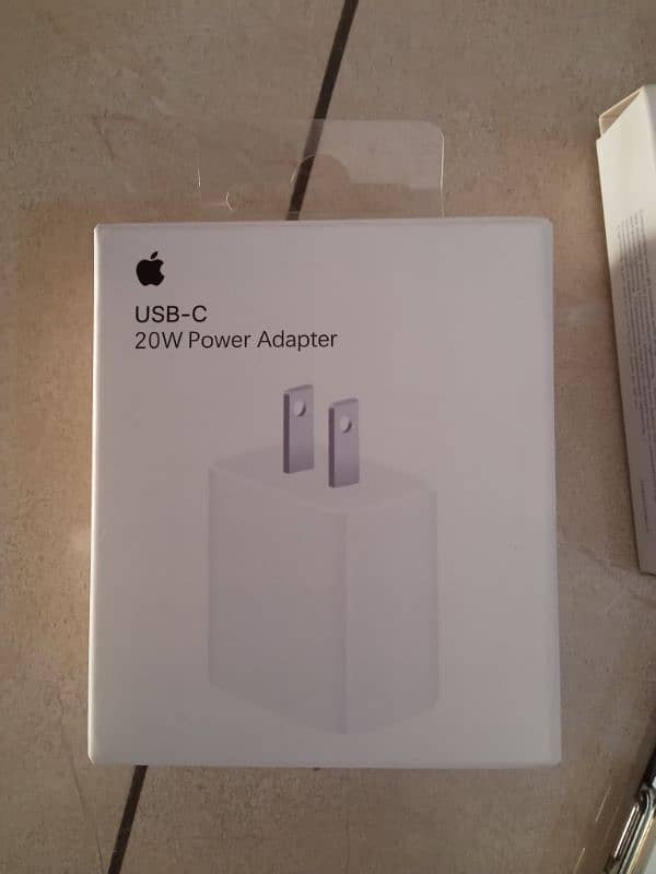 APPLE 20W original USB-C type Adopter 0