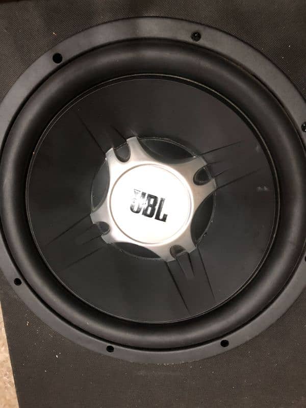 weoonic amplifier and jbl woofer 1