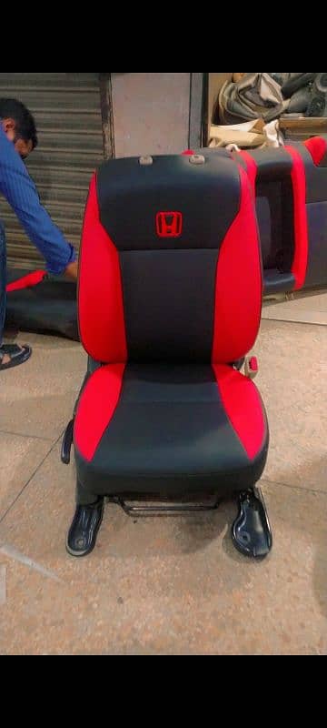 all cars seats poshish available 1