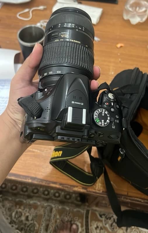 Nikon D5200 dslr in good condition for sale 0