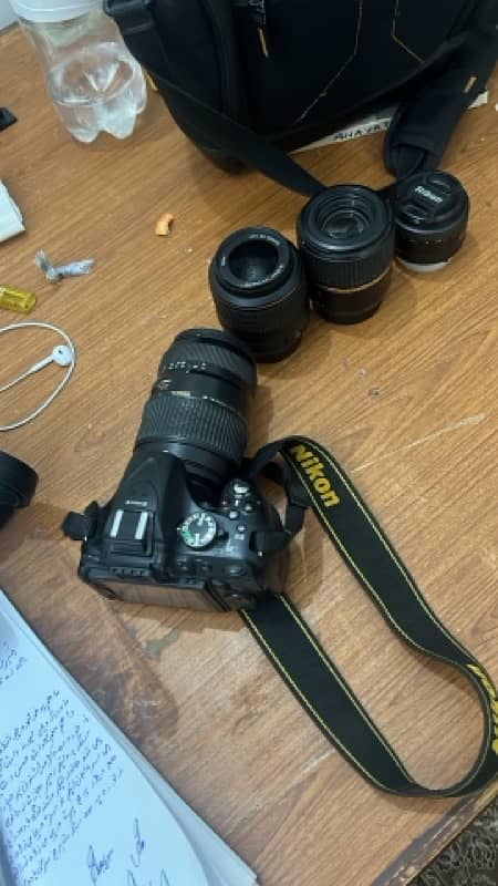 Nikon D5200 dslr in good condition for sale 1