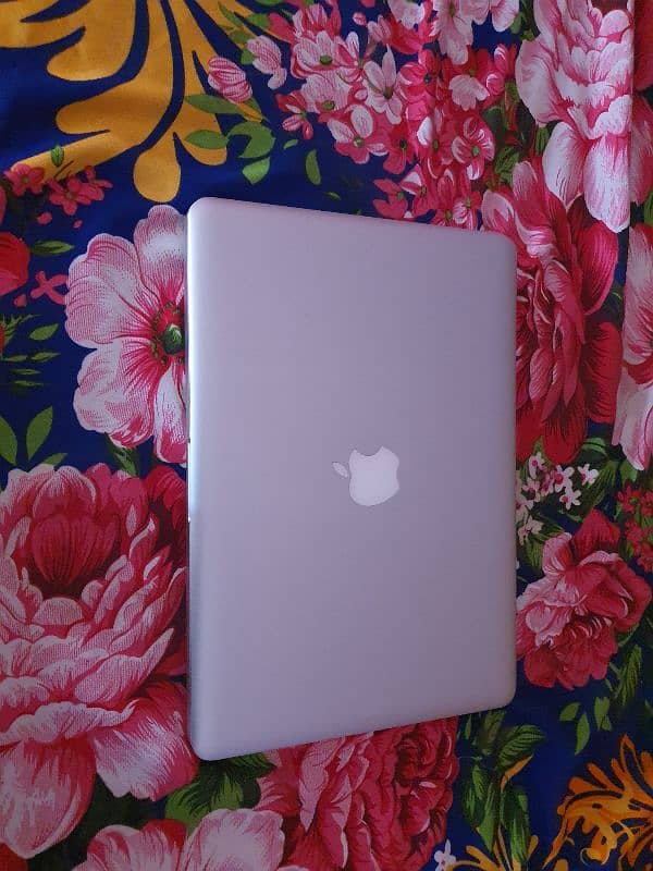 Apple Macbook Pro 0