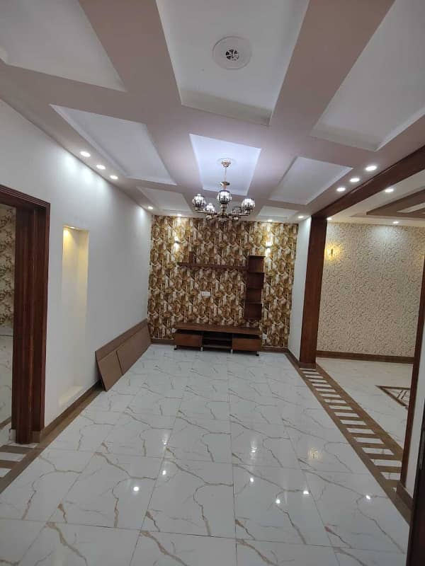 5 Marla Luxury House Available For Rent in CC Block Bahria Town Lahore 0