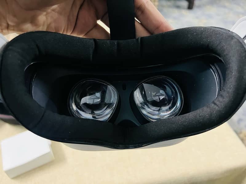 Oculus Meta Quest 2 5