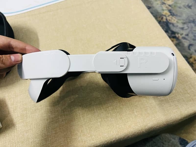 Oculus Meta Quest 2 8