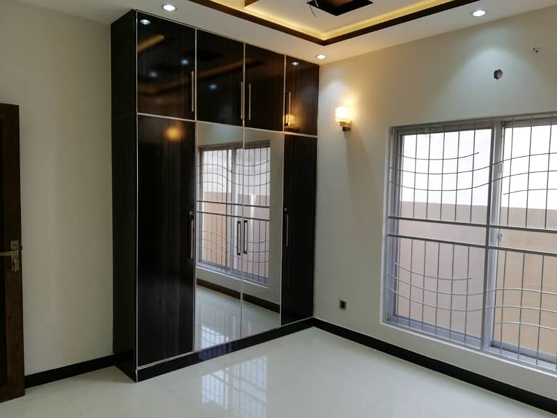 8 Marla House Is Available For Rent In Usman Block Bahria Town Lahore 8