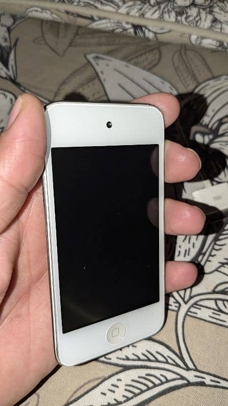 iPod 4th Genration 8gb 3