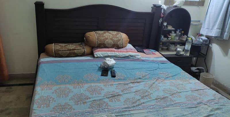 bed without mattress 2 side table location Gulistan-e-Jauhar Block 13 0