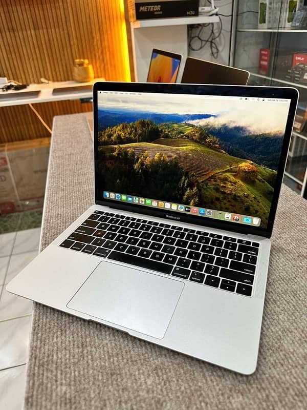 MACBOOK AIR 13.3’’ (2019) CORE I5 (8gb/256gb SSD) TOUCH ID 1