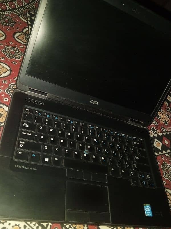 DELL LATITUDE E5440 CORE i5 / 8gb ram 1