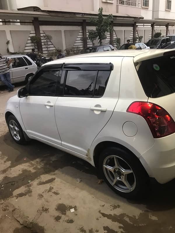 Suzuki Swift 2019 Dlx 1.3 3