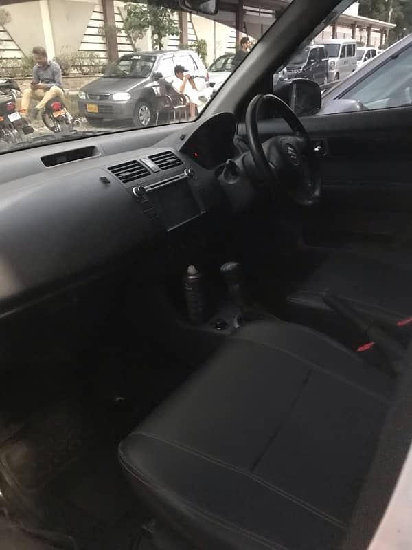 Suzuki Swift 2019 Dlx 1.3 4