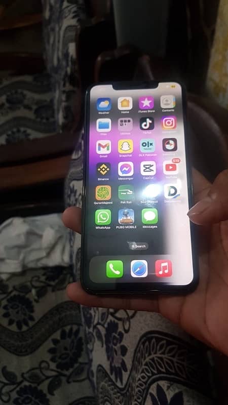 iphone xs max 64gb factory unlock 2 month sim time 4