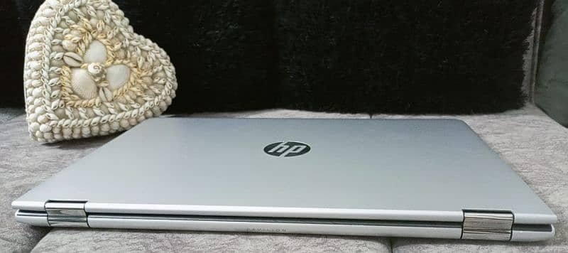 HP Pavilion x360 convertible core-i5 7th Gen 7