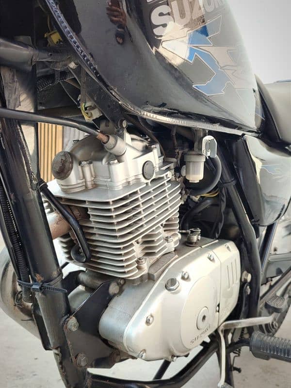 Suzuki GS 150 SE 10