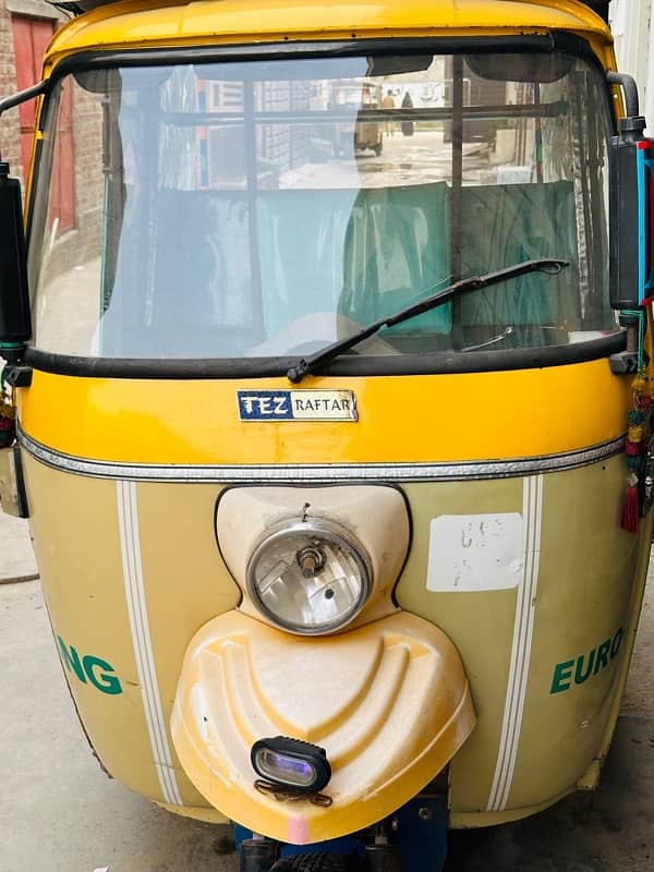 4 strok CNG Rikshaw 0