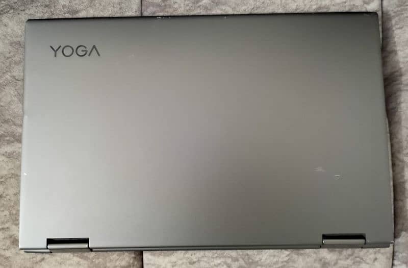 Lenovo Yoga C740-15IML 11