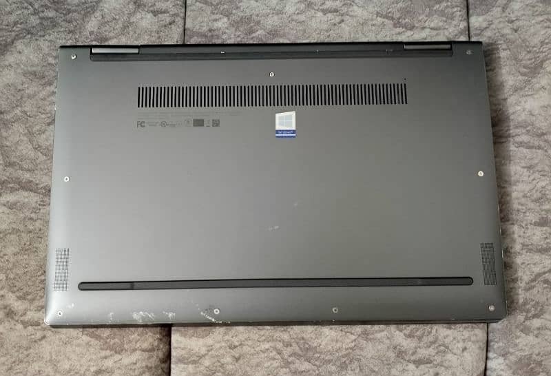 Lenovo Yoga C740-15IML 12