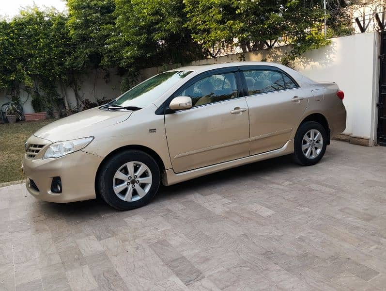 Toyota Corolla Altis sr 2013 1