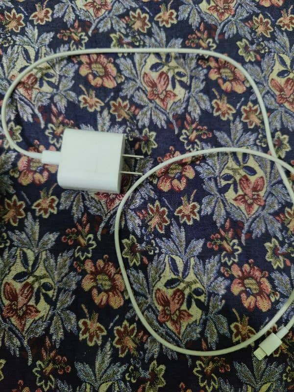 Iphone 20 w original charger with fast cable 0