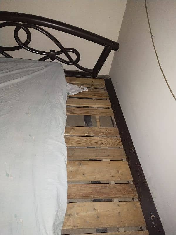 pure wooden bed, king size 3