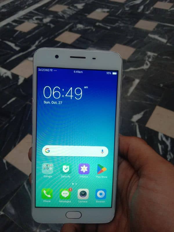 Oppo F1s 4GB ram 64GB memorie 1