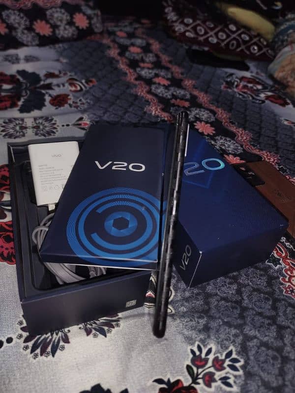 Vivo v20 with box +33w charger officil pta approve exchange possible 4