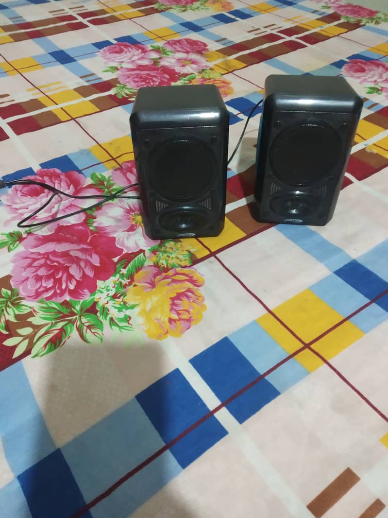 Speakers in running condition 5