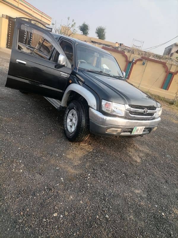 Toyota Hilux 2003 16