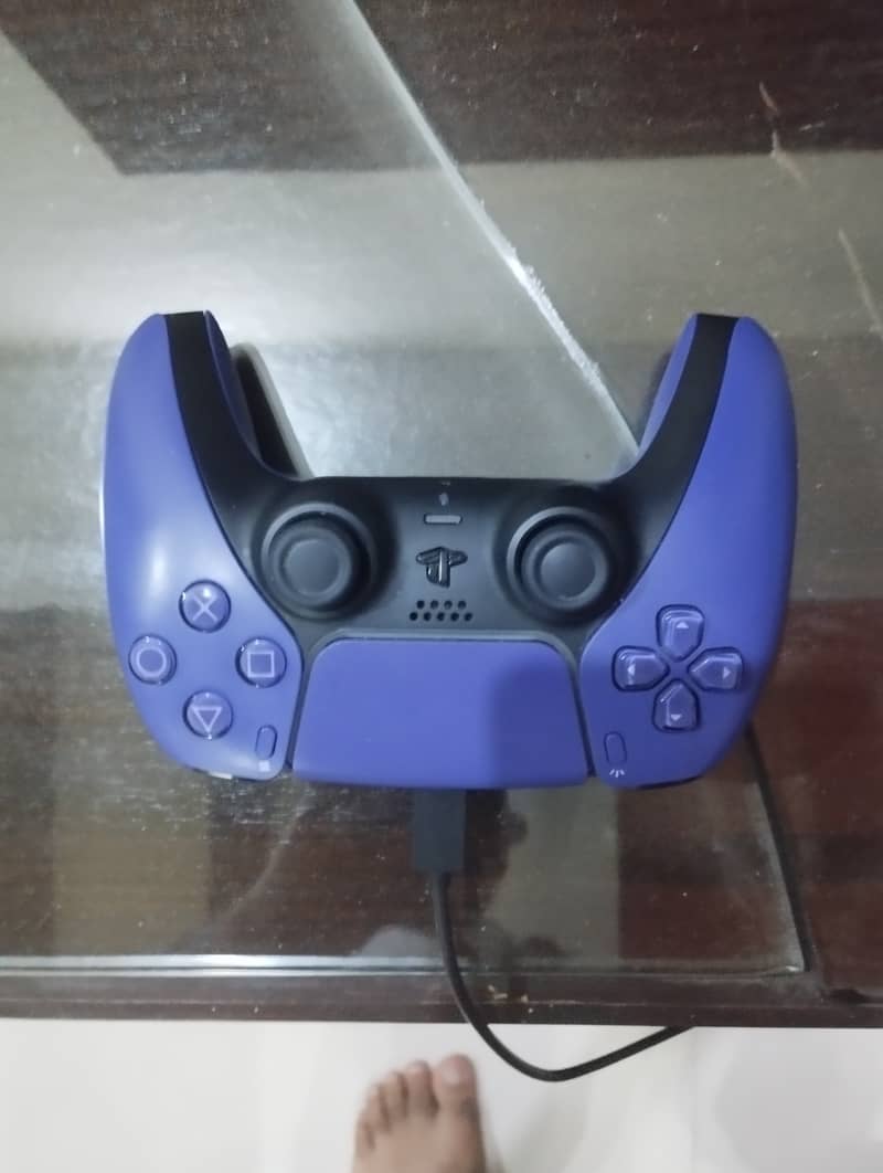 Ps5 slim disc edition with purple controller 3