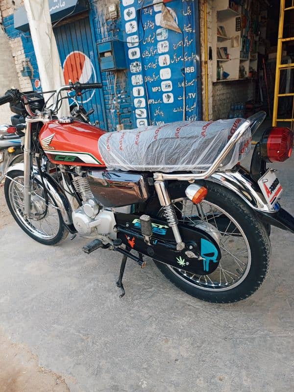 Honda Self start 23 model fresh condition bike 03446464638 03027125724 16