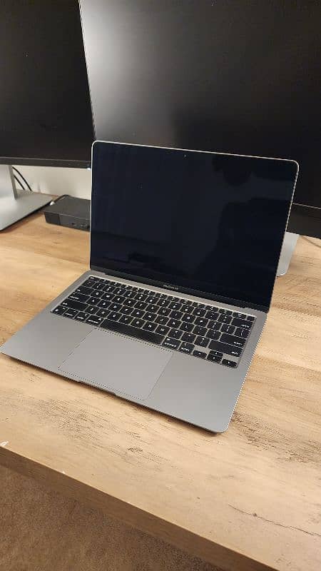 2020 M1 Macbook Air 16GB/256GB 0