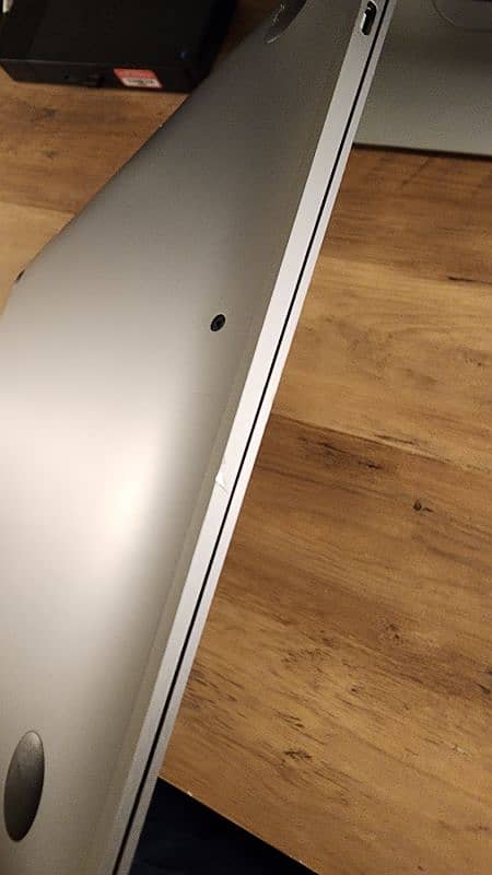 2020 M1 Macbook Air 16GB/256GB 7