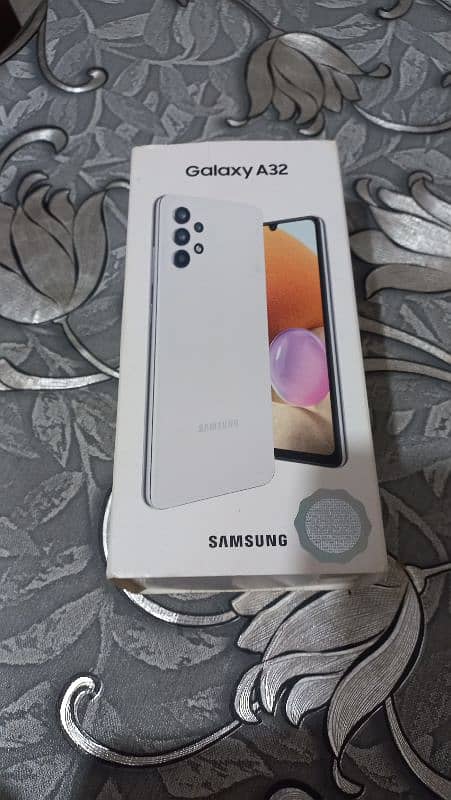 SAMSUNG A32  6/128 10BY10 CONDITION WHITE COLOUR 9