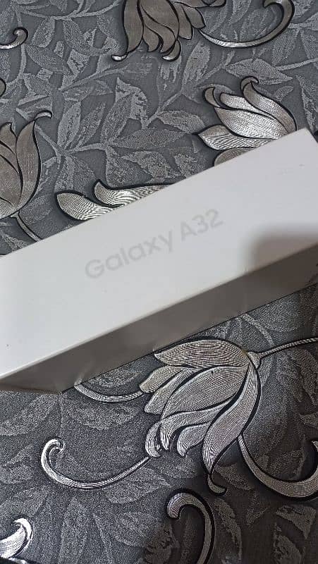 SAMSUNG A32  6/128 10BY10 CONDITION WHITE COLOUR 10