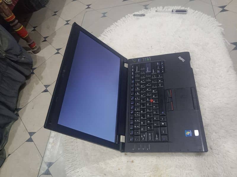 Lenovo i3 2nd gen Laptop 4